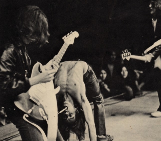 sangue,-drogas-e-nudez:-as-loucuras-de-iggy-pop-nos-palcos