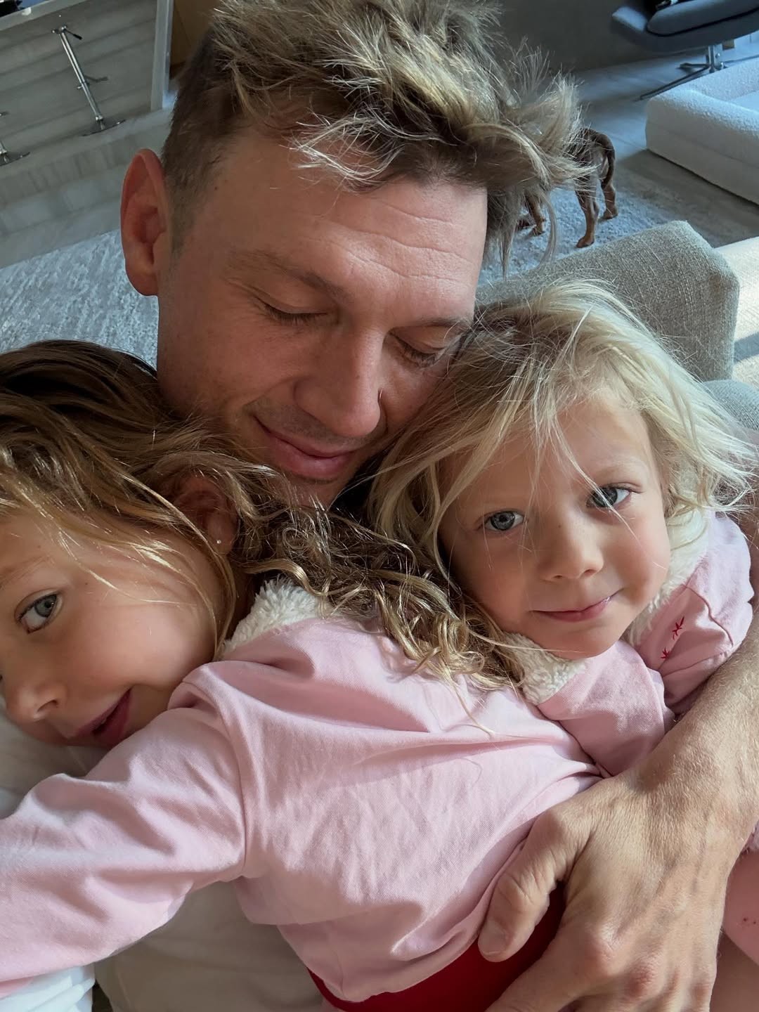 apos-chegar-do-the-town,-nick-carter-compartilha-fotos-com-os-filhos:-‘era-so-isso-que-eu-precisava’