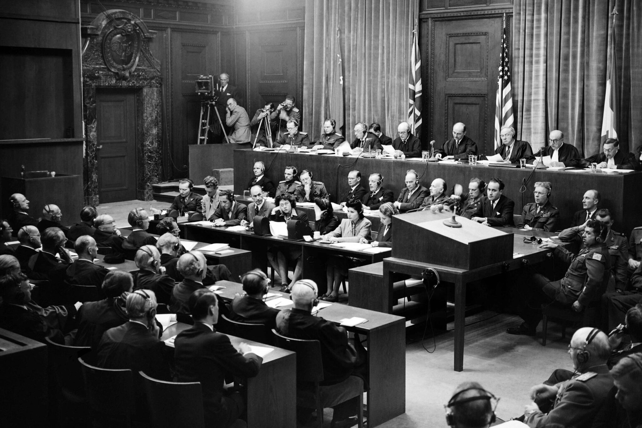 serie-na-netflix-reencena-horrores-de-hitler-e-traz-uma-segunda-guerra-didatica