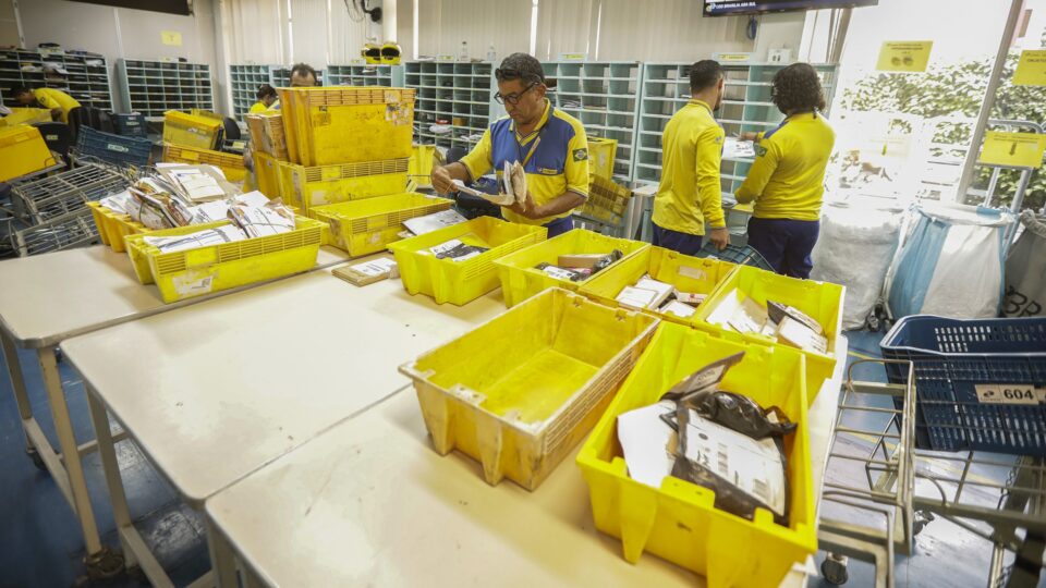 sem-privatizacao,-escolha-de-lula-para-os-correios-e-a-falencia