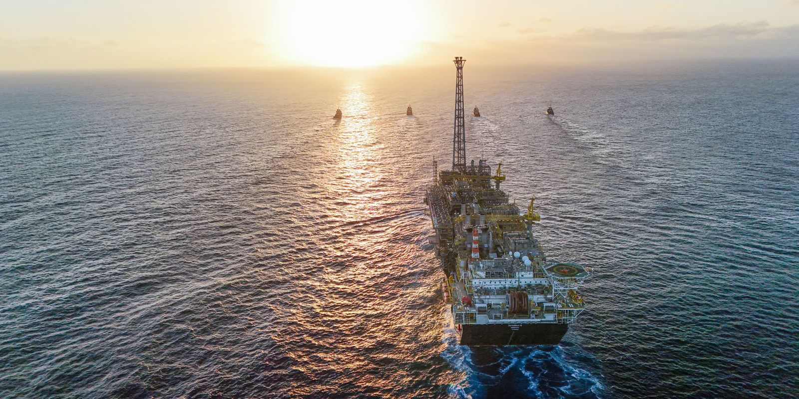 petrobras-supera-projecoes-e-tem-producao-recorde-em-2025