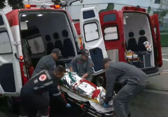 tres-pessoas-ficam-feridas-apos-briga-com-faca-em-frente-a-ceu-em-osasco