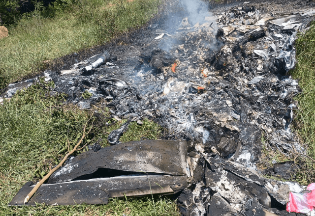 queda-de-aviao-de-pequeno-porte-deixa-dois-mortos-em-rio-claro-(rj)