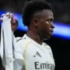 Vinicius Jr vive temporada de altos e baixos no Real Madrid e busca reconexão com torcida