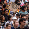 Alunos da USP bloqueiam reitoria e pedem reabertura de negociação