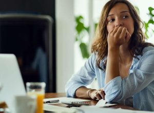 como-reconhecer-e-vencer-a-sindrome-do-impostor-no-trabalho