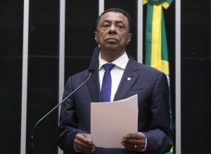 o-brasil-nao-precisa-de-mais-deputados
