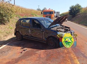 dois-homem-saem-feridos-apos-sandero-capotar-na-rodovia-pr-090