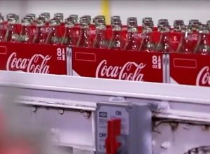 trump-diz-que-coca-cola-aceitou-alterar-receita-nos-estados-unidos;-entenda-o-que-muda
