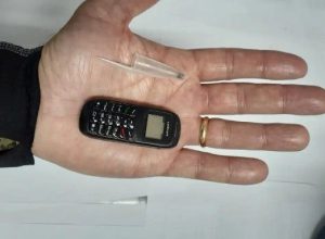 mini-celulares-ganham-popularidade-e-preocupam-autoridades-por-uso-em-crimes