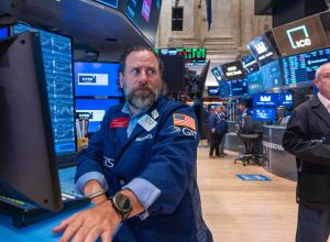 seu-problema-nao-e-investir-mal,-e-gastar-demais