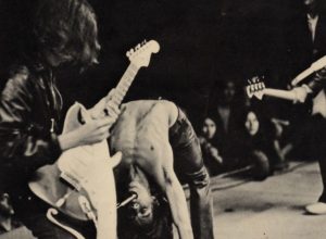 sangue,-drogas-e-nudez:-as-loucuras-de-iggy-pop-nos-palcos