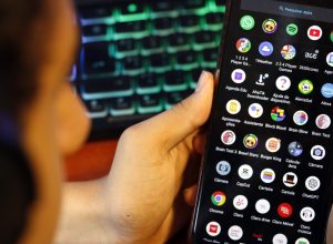 motta:-adultizacao-e-tema-que-saiu-das-telas-e-ganhou-as-ruas