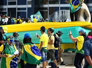 cientista-politico-ve-onda-bolsonarista-enfraquecida-apos-condenacao