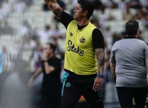 carpini-cobra-os-jogadores-apos-goleada:-“os-atletas-precisam-assumir-a-responsabilidade”