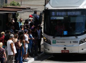 setor-de-servicos-cresce-0,6%-em-setembro;-oitavo-mes-seguido-de-alta
