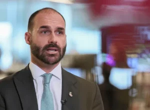 eduardo-bolsonaro-e-incluido-na-divida-ativa-da-uniao-por-faltas-na-camara