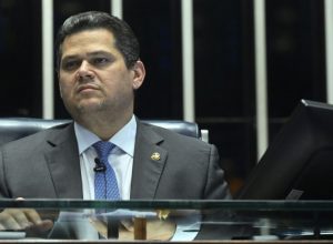 na-birra-de-alcolumbre-com-lula,-as-contas-publicas-saem-derrotadas