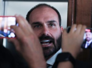 motta-notifica-eduardo-bolsonaro-sobre-processo-de-perda-do-mandato