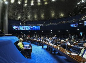 senado-aprova-pl-da-dosimetria-flavio-busca-diminuir-rejeicao.-projeto-reduz-incentivos-fiscais