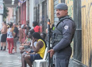 carnaval-de-rua-reune-milhares-em-sp-e-cidade-reforca-seguranca-com-drones-e-6-mil-agentes