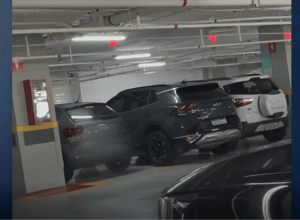 exclusivo:-delegado-e-flagrado-dirigindo-carro-de-luxo-apreendido-em-operacao-na-grande-sp