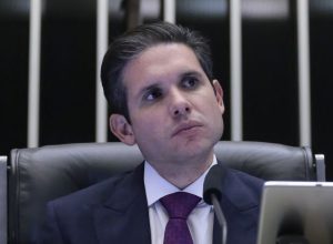 em-mensagens-vorcaro-cita-encontros-com-“hugo”,-possivel-referencia-a-presidente-da-camara
