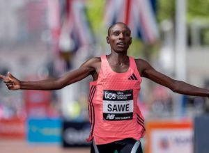 sebastian-sawe-vence-em-londres-com-recorde-mundial-e-sub-2h-na-maratona-(1:59:30)