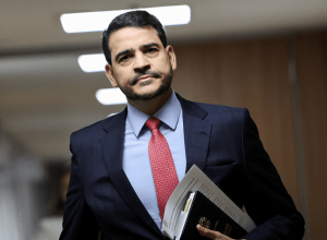 messias-cita-mensagem-biblica-que-fala-em-“dez-mil-inimigos”-apos-derrota-no-senado