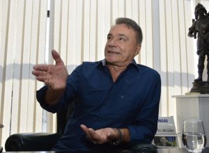 disputa-pelo-senado-no-parana-tem-alvaro-dias-na-frente-e-cenario-apertado