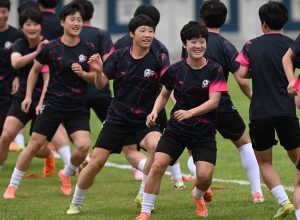 ‘estamos-aqui-apenas-para-jogar-futebol’,-diz-tecnico-norte-coreano-sobre-partida-na-coreia-do-sul