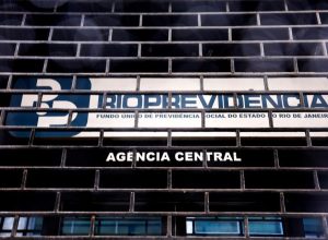 pf:-rioprev-investiu-no-master-para-“contornar-restricoes”