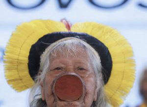lider-indigena-raoni-tem-melhora-do-quadro-de-saude