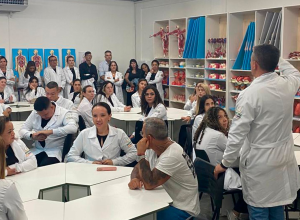 medicos-terao-de-atingir-nota-minima-em-exame-nacional-para-obter-registro-profissional